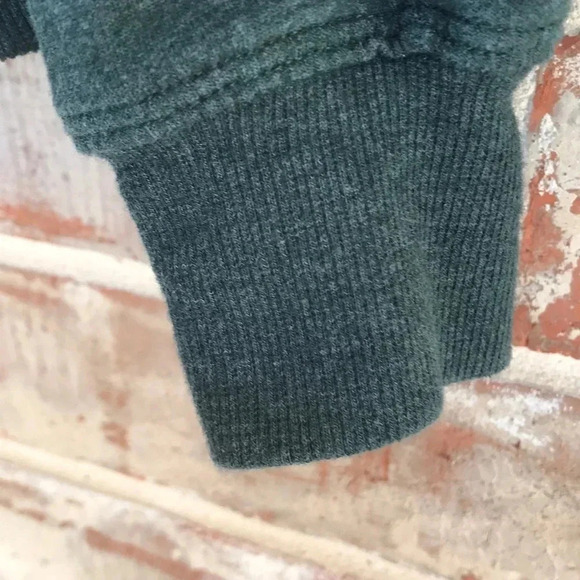 Modern Lux Green Graphic Cropped Bear Sweatshirt - Picture 7 of 8